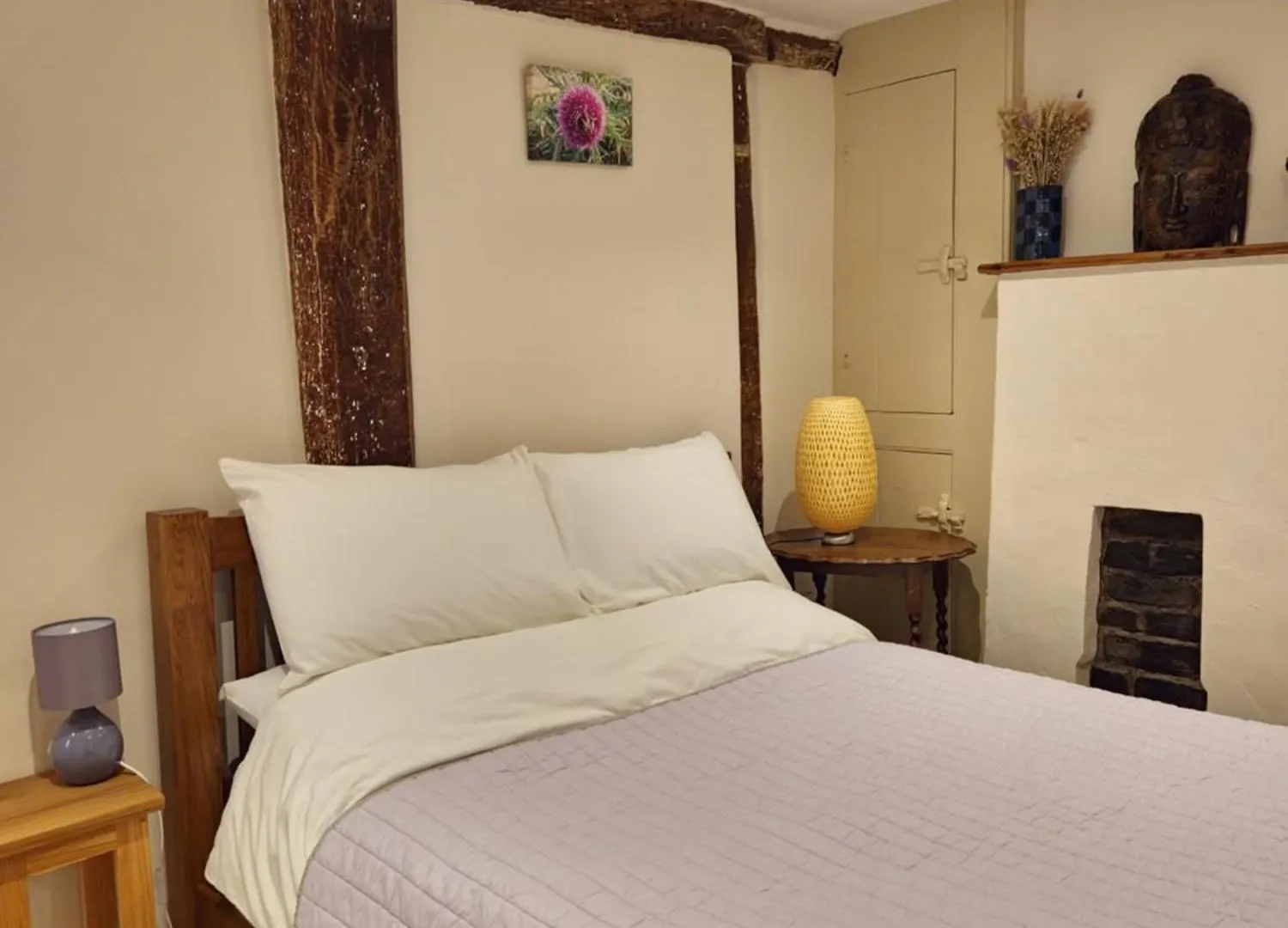 Central Gloucester Self-Catering Flat - A Hidden Gem